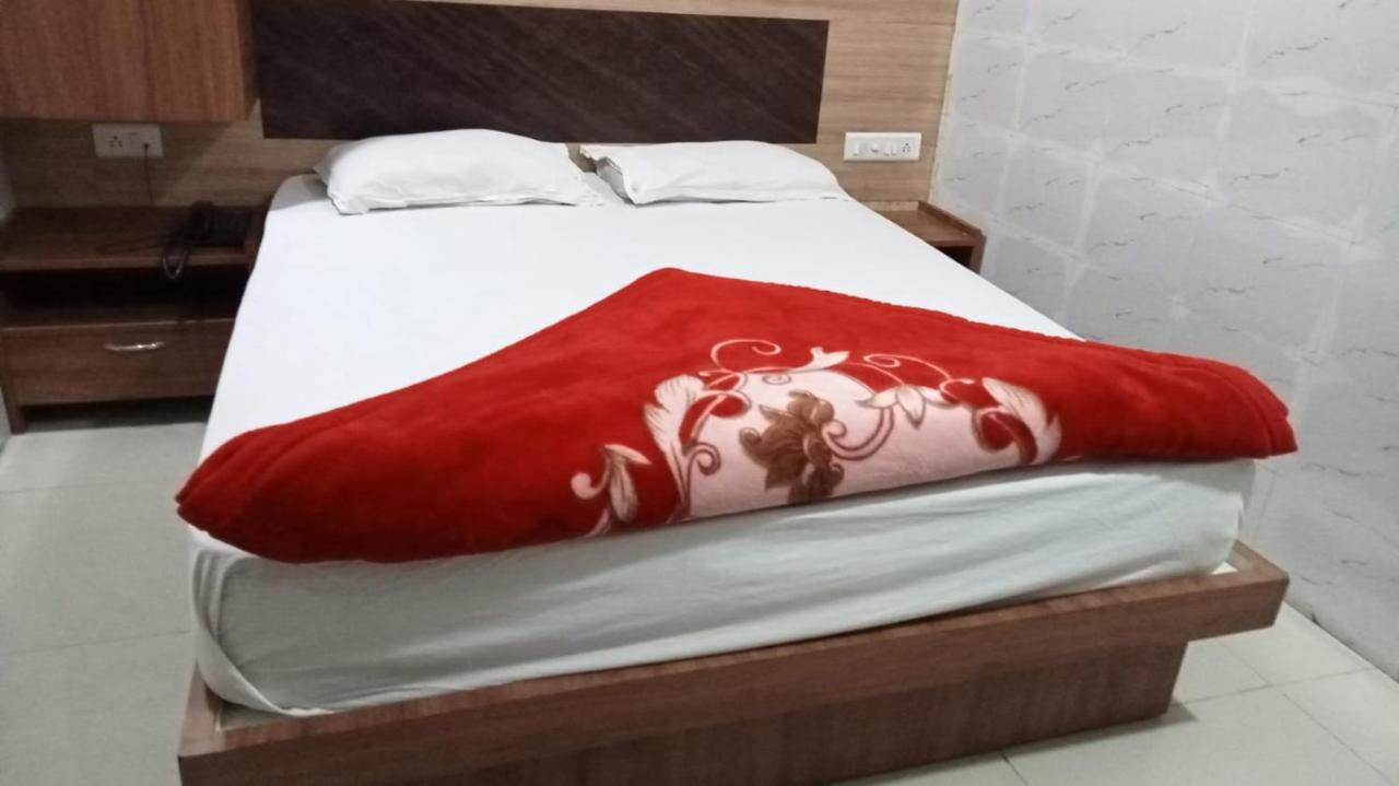 Hotel Shree Krishna Ahmedabad Exterior foto